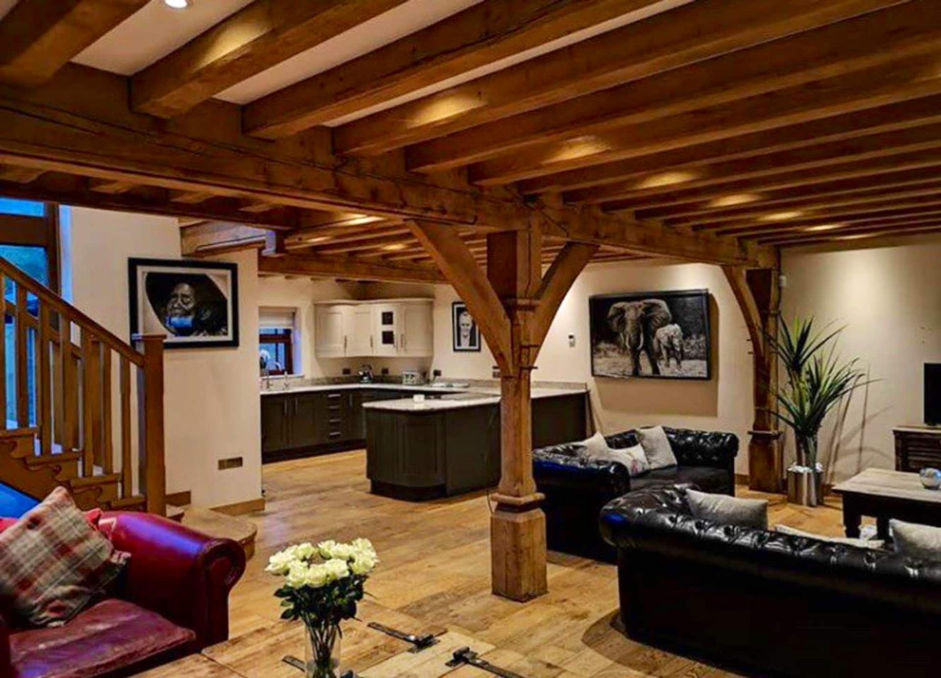 Oak Lodge with Hot Tub